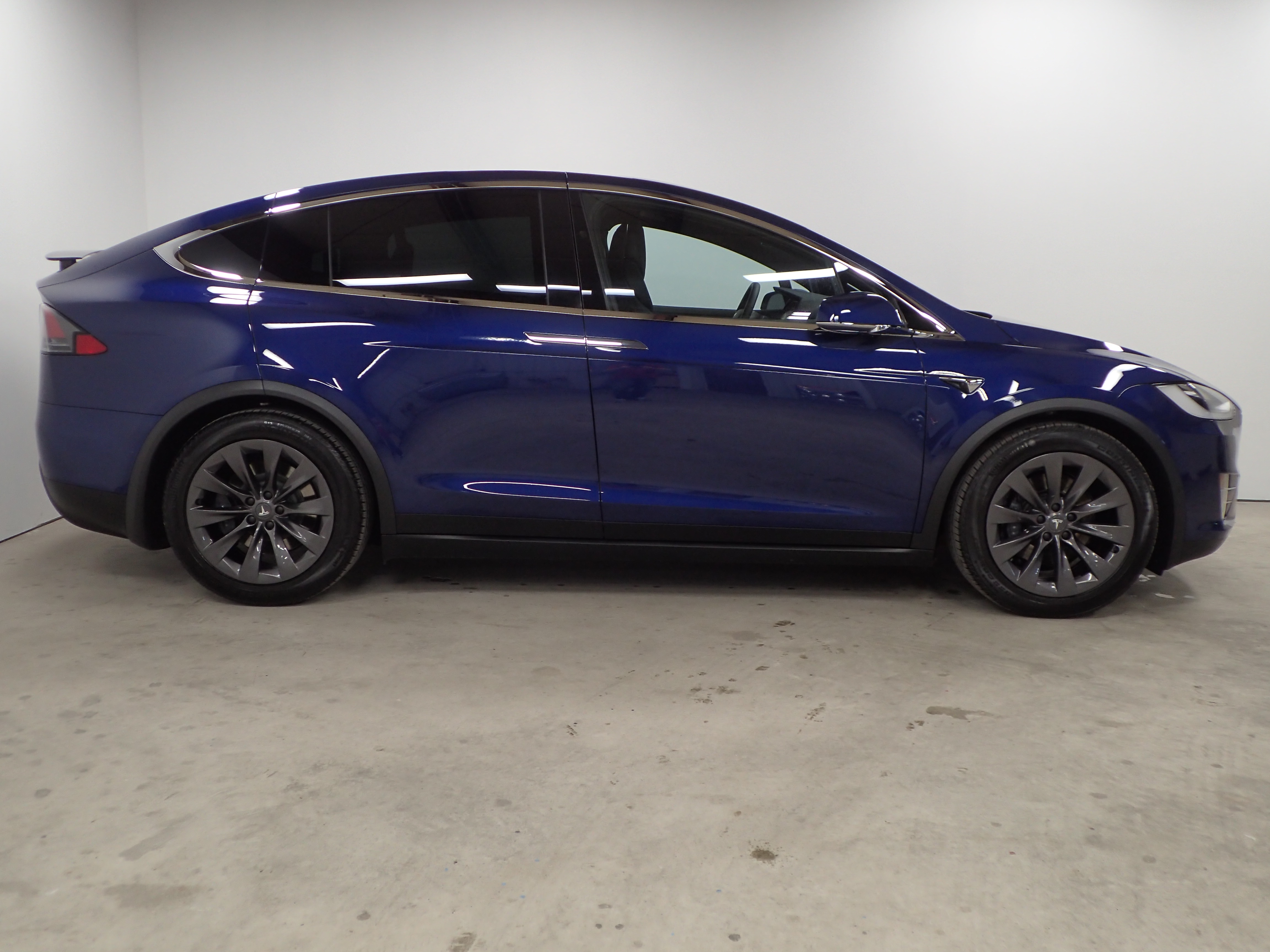 Pre-Owned 2018 Tesla Model X 100D Sport Utility in Manheim #142254