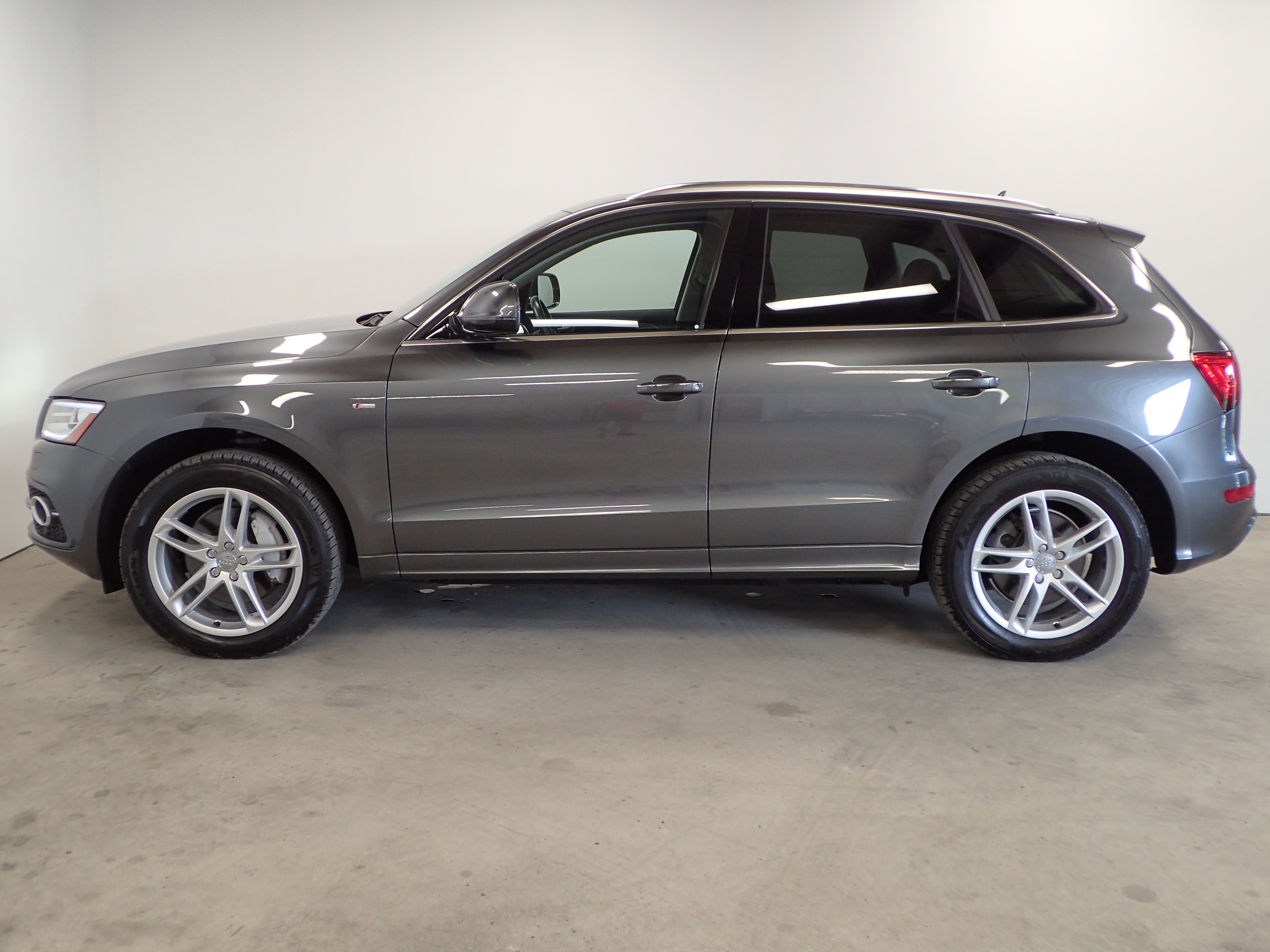 Pre-Owned 2016 Audi Q5 3.0T V6 Premium Plus Quattro NAV Sport Utility ...