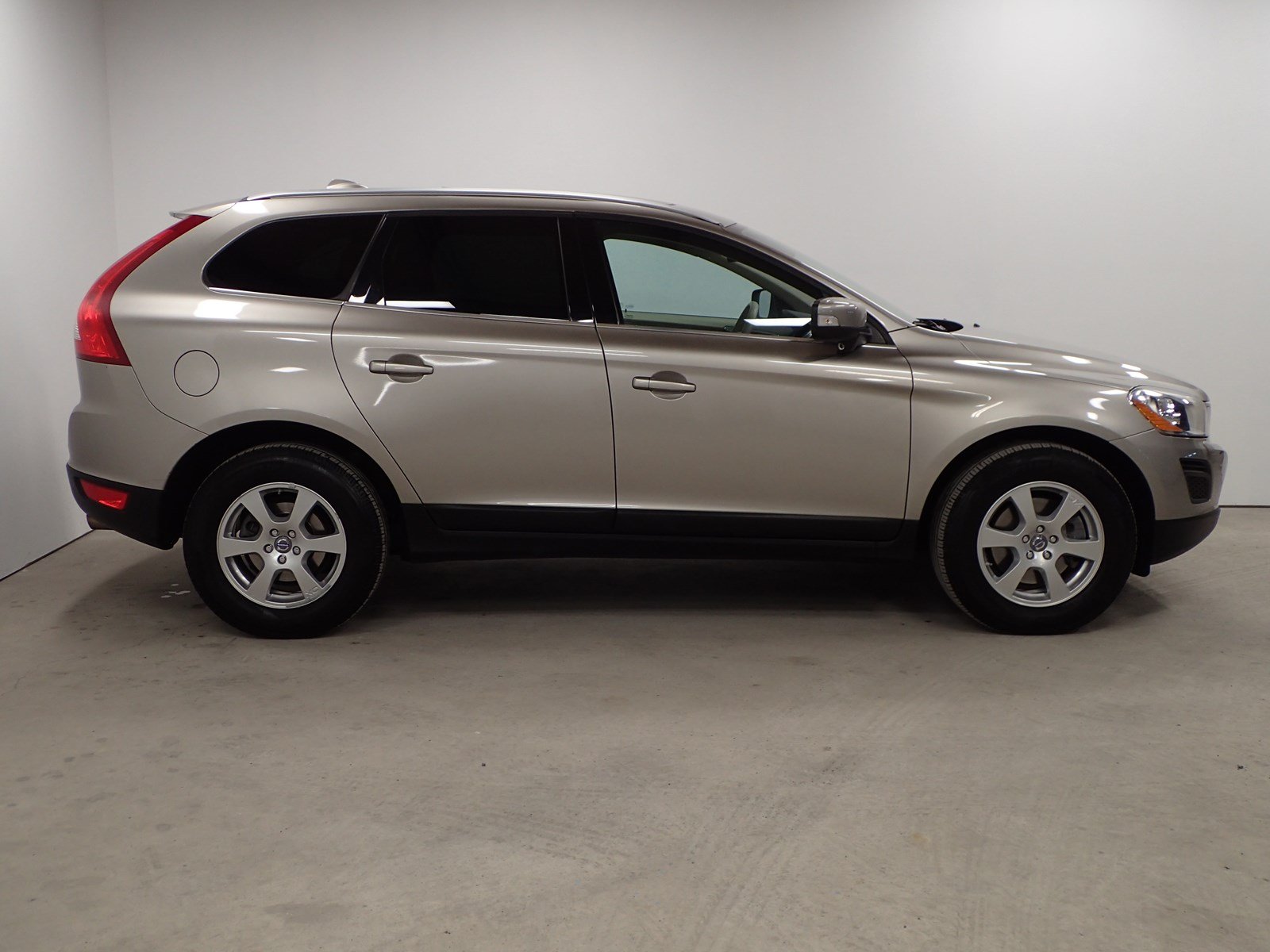 PreOwned 2012 Volvo XC60 3.2 AWD Premier Sport Utility in