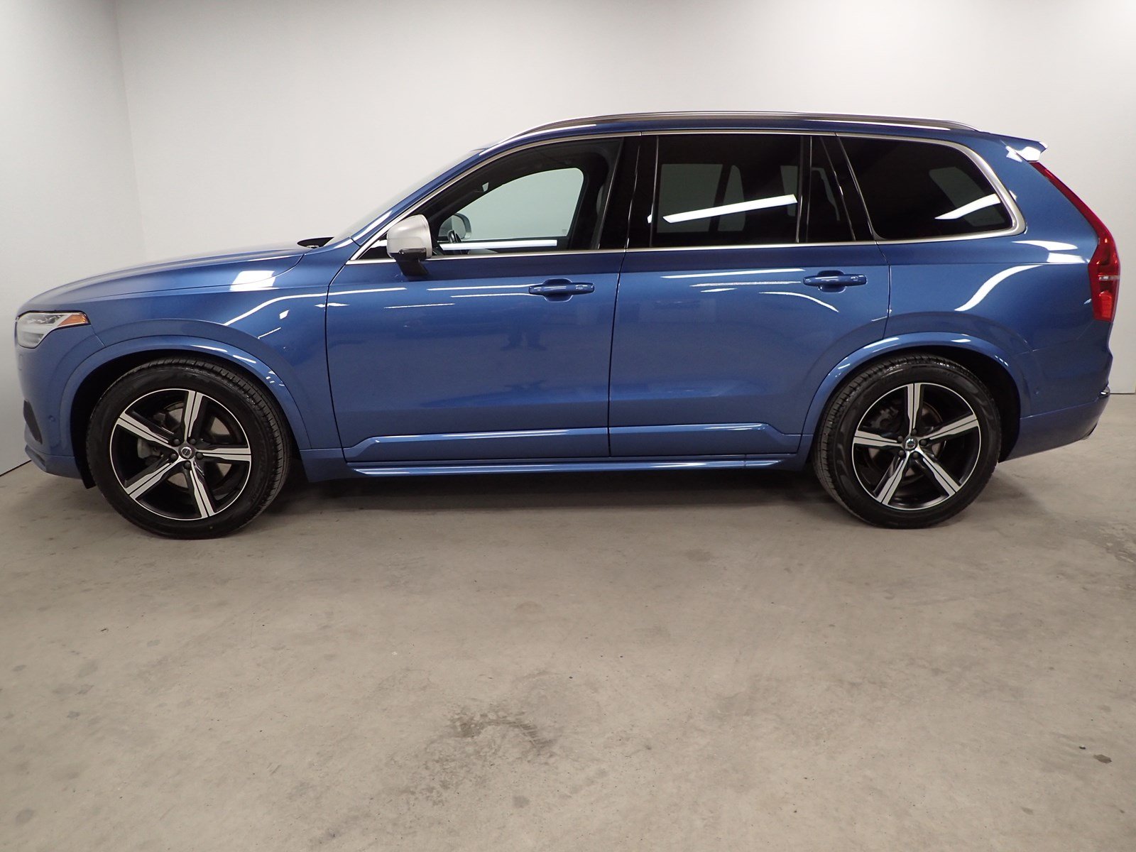 Pre-Owned 2016 Volvo XC90 T6 R-Design Sport Utility in Manheim #037992 ...